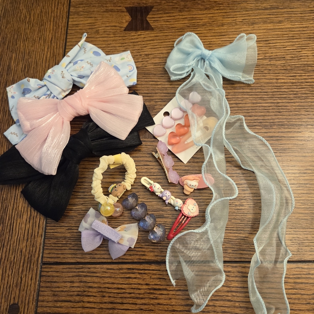 NEW!!!Assorted Hair Accessories with Bows and Clips